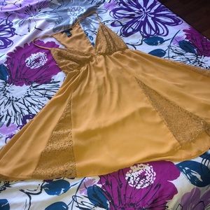 Beautiful casual  dress yellow mustard Forever21